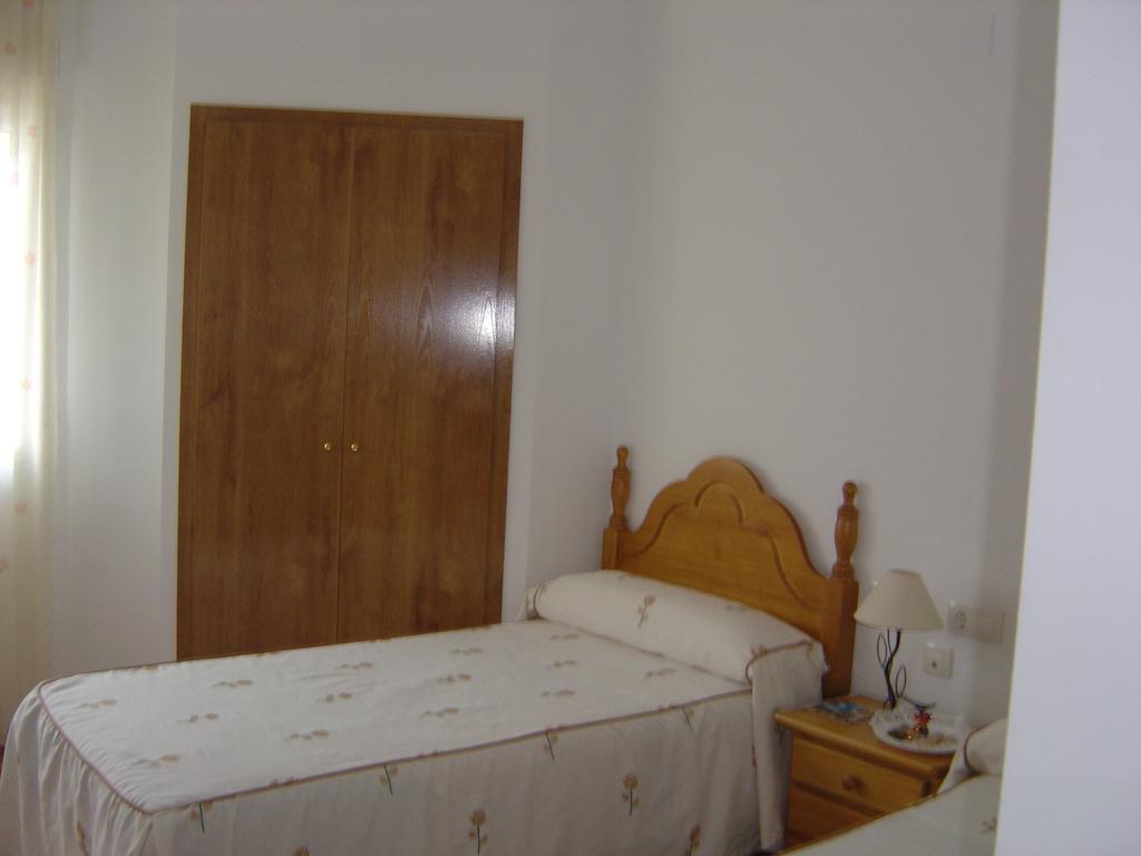 Hostal D'Ernes Alcala del Jucar Exterior photo